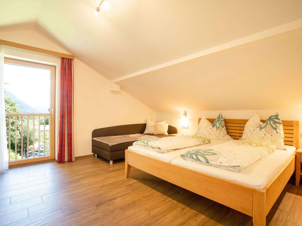 Sunlit Apartment near Ski Area in Weissensee view 2