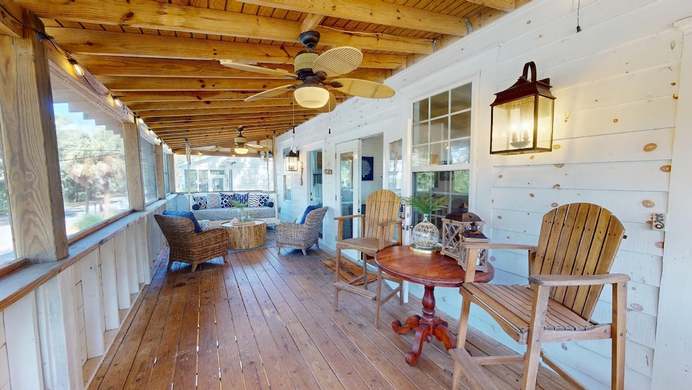 16 6th Avenue by Tybee Vacation Rentals