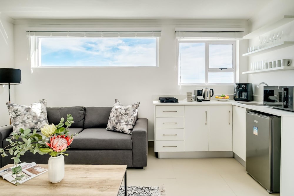 Private Secure Studio in Camps Bay The Cove
