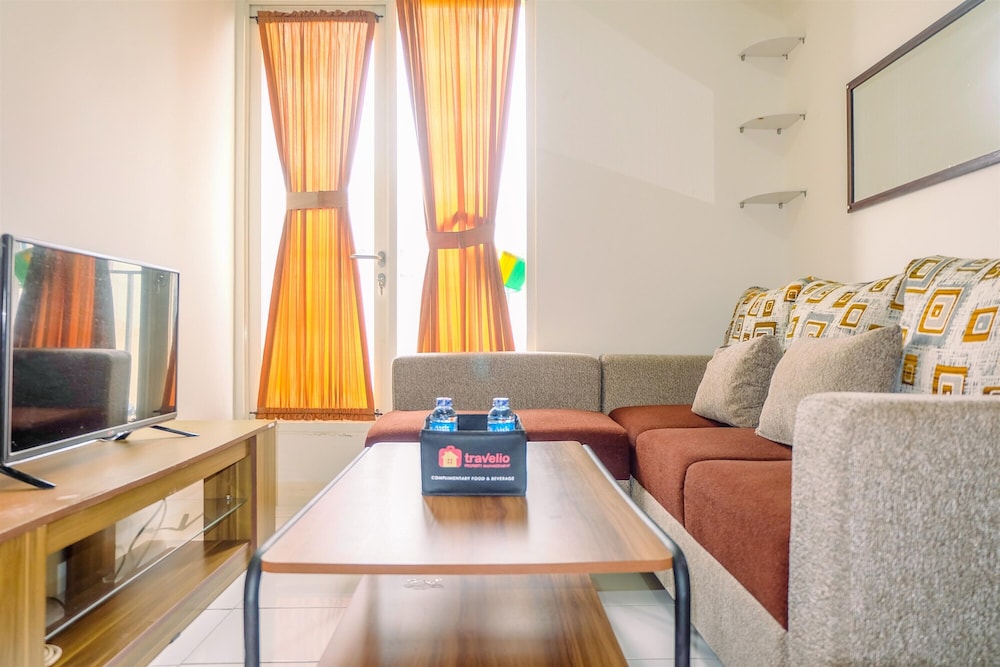 Podomoro Golf View 2BR Apartment near Exit Tol Cimanggis