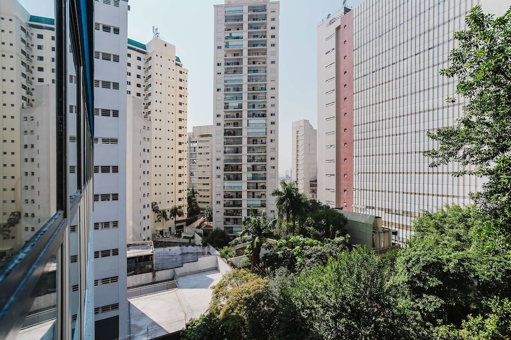 Eugenio Retreat Stylish 2 BR in Sao Paulo