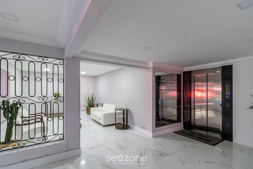3 Bedroom Aprt w/ Suite 200m fr/ the Beach Ime1001