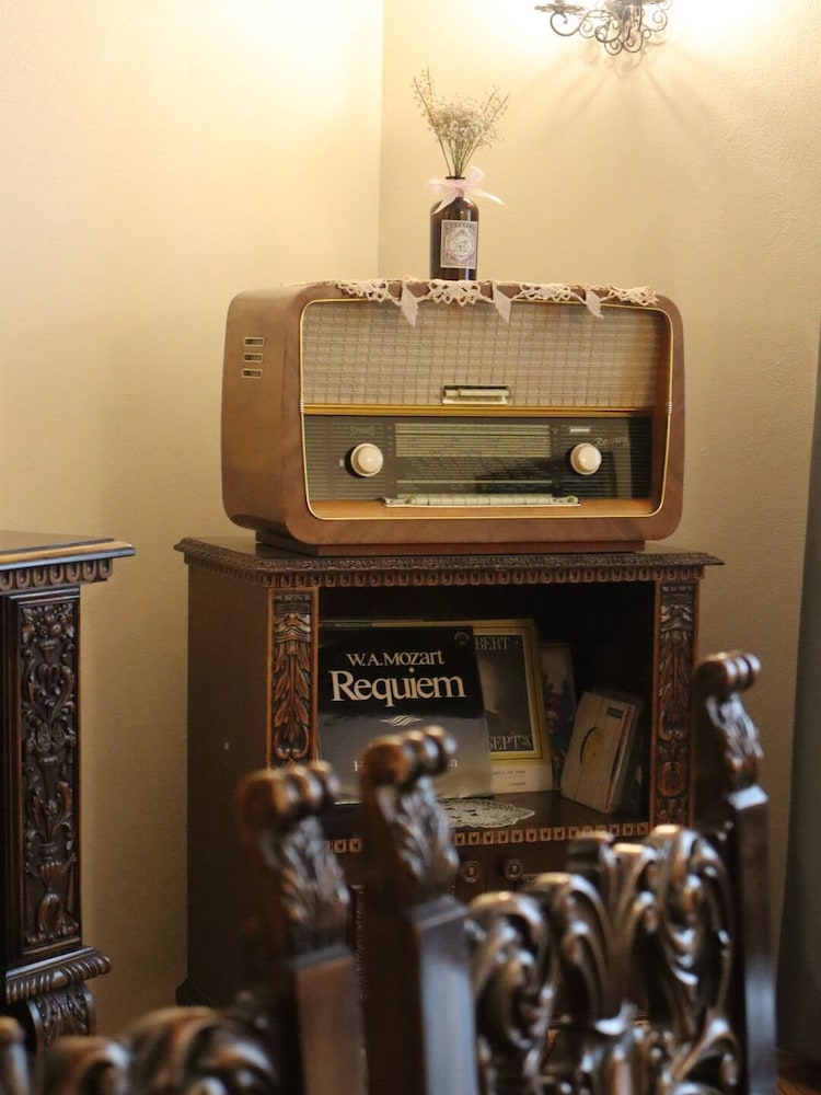 Kesletz House