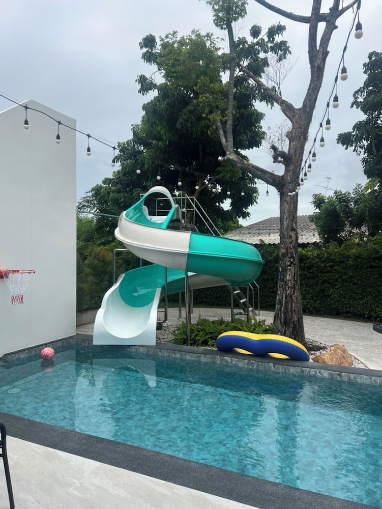 168 Garden Pool Villa