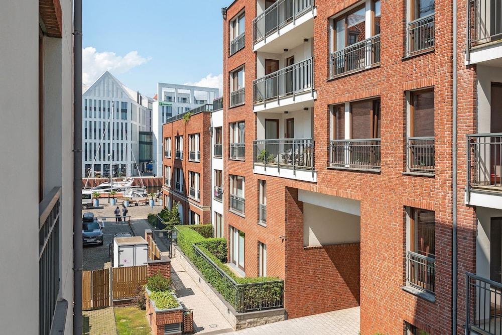 Riverside Szafarnia Street by Downtown Apartments