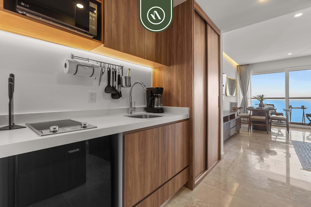Luxury Studio With Oceanview - Beach - Pool - GYM
