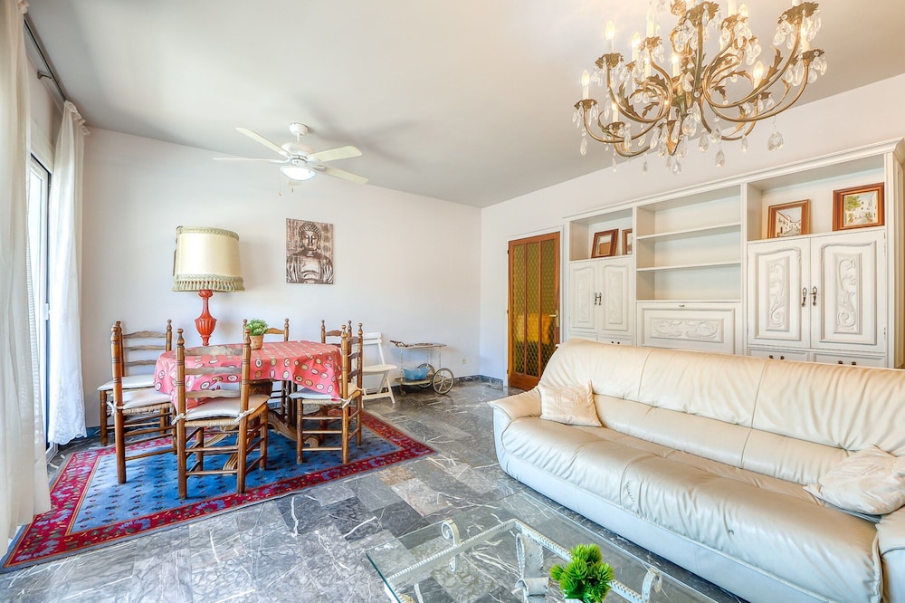 Apartment Near Plataj De Roses Beach