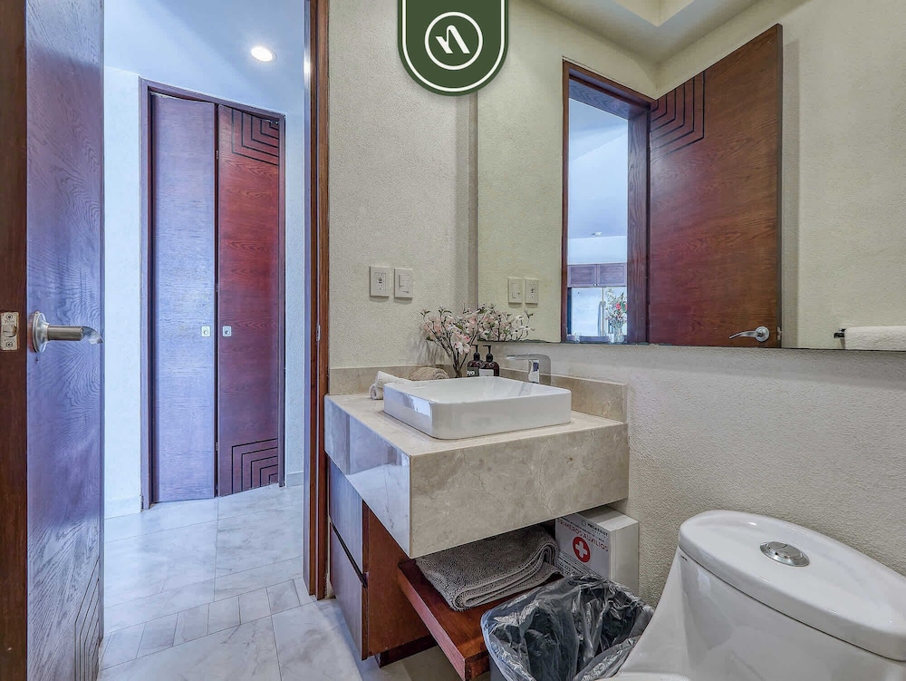 Amazing 1 BR Condo in Romantic Zone - Rooftop Pool