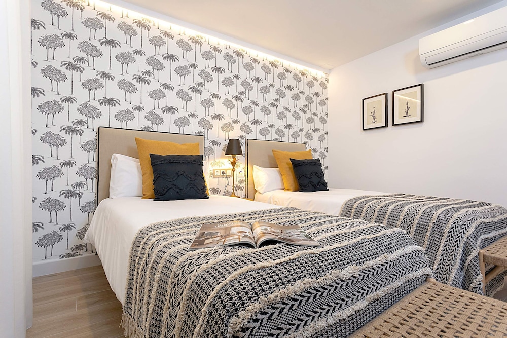 Luxury Apartment in M Laga Victoria