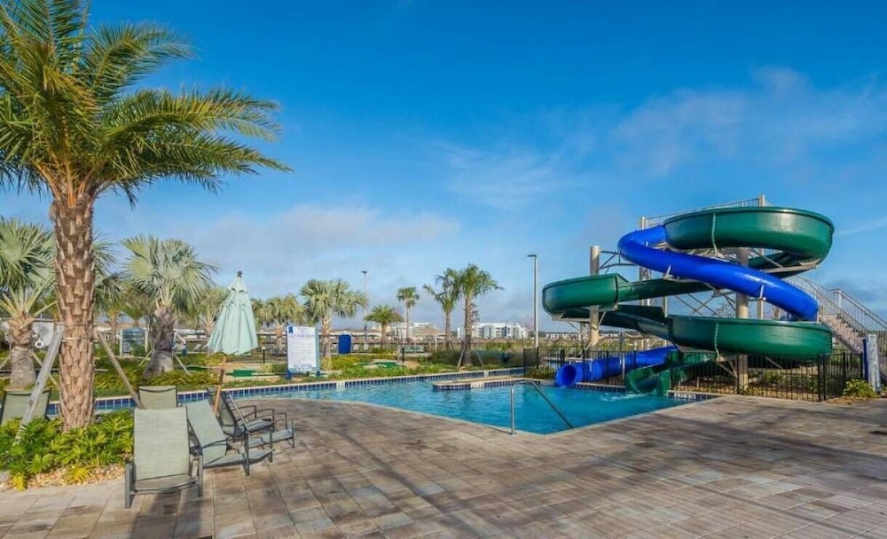 Sleeps 17 - Luxury 6bdhome With Pool Storey Lake
