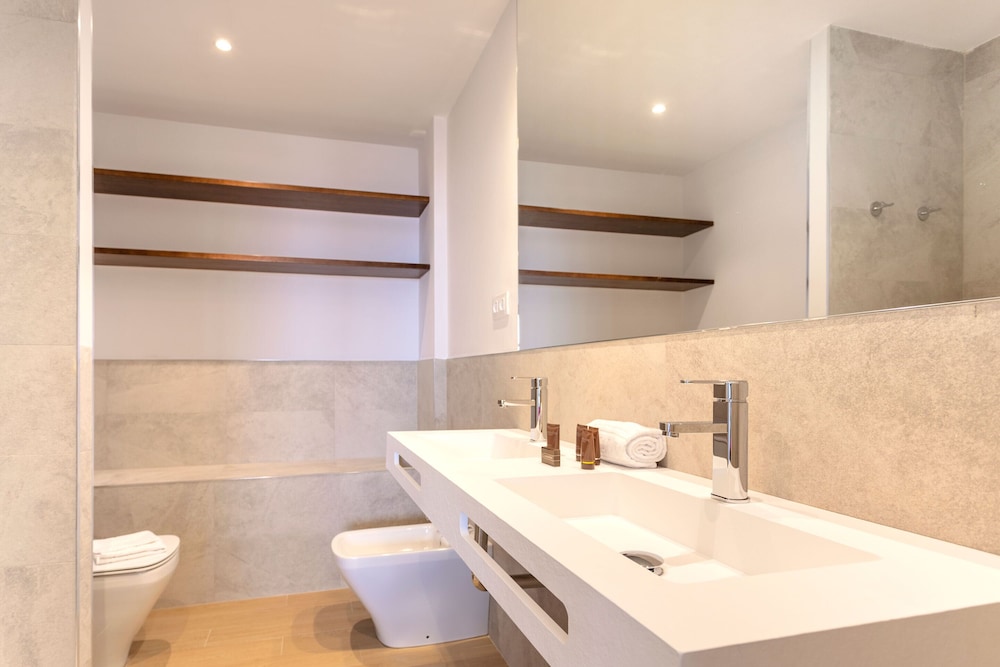 Stunning Apartment With City Views. San Pablo
