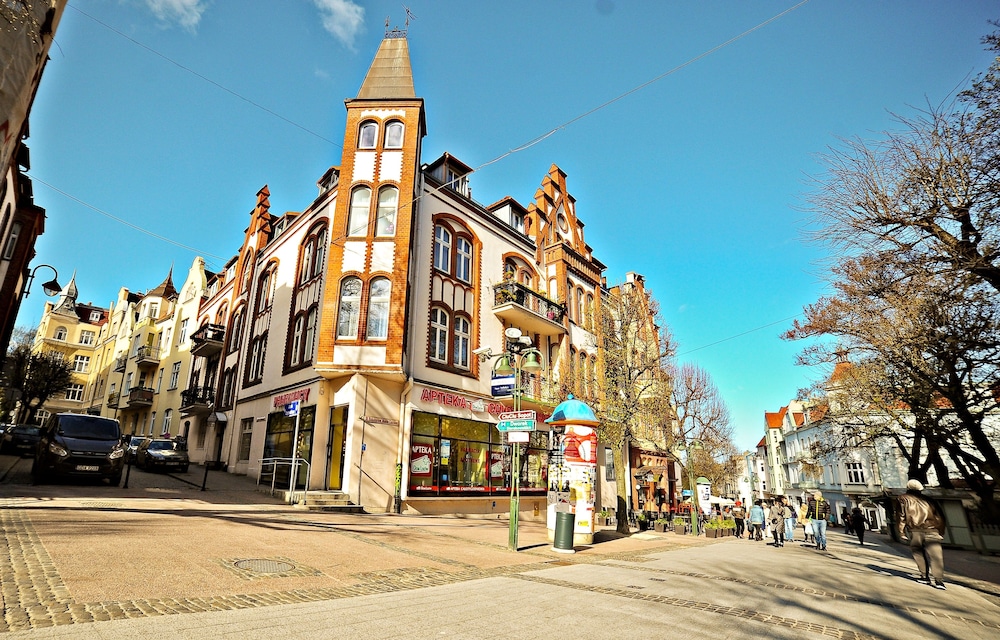 Grand Apartments