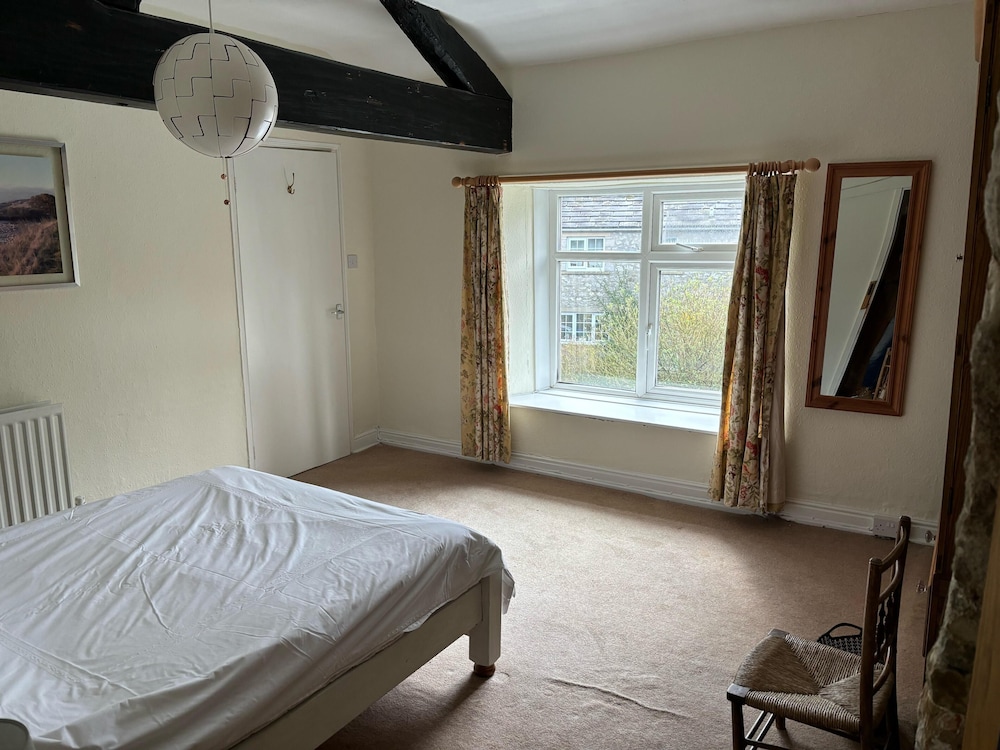 Charming 3-bed Cottage in Upper Wharfedale view 5