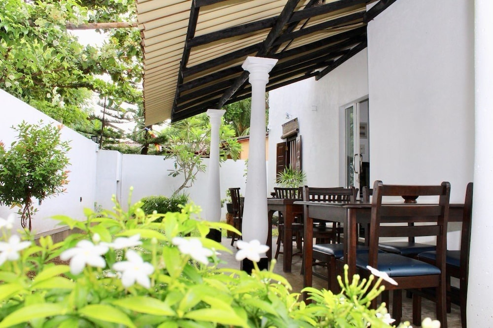 Sasen villas - Polhena Beach