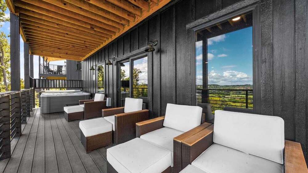 The Back Nine Retreat by Avantstay Private Golf Sim, Firepit & Mountain Views Near Dollywood