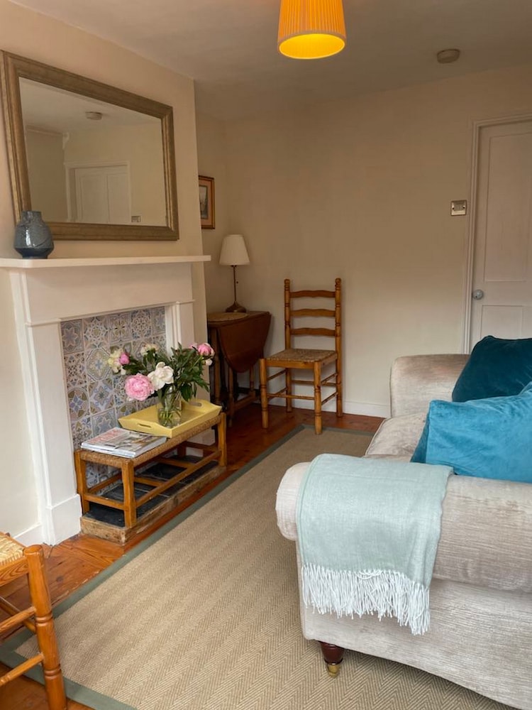 Historic 1Bd Cottage In Heart Of Farnham