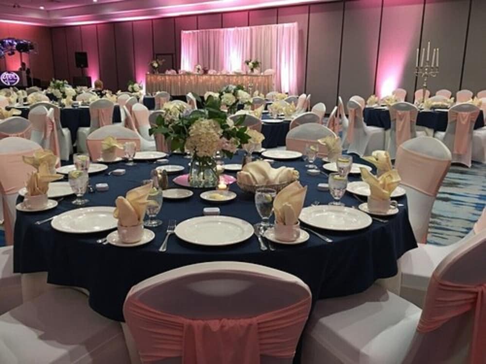 Green Bay Vacations - Oneida Casino Hotel - Property Image 1