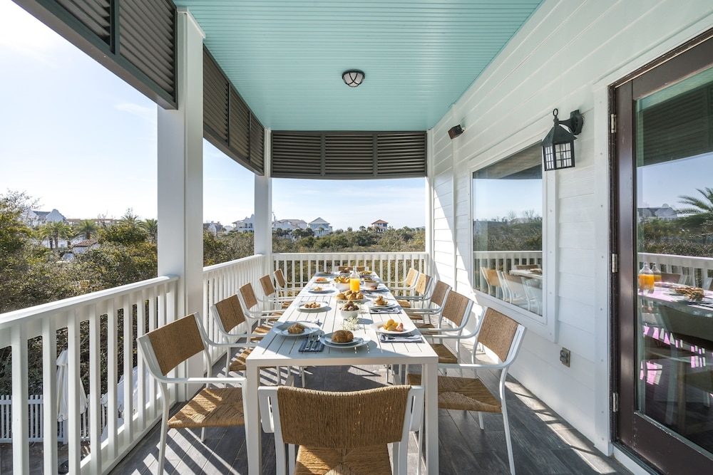 Fin by Avantstay 9 BR Destin Oasis With Pool Spa Walk to Beach