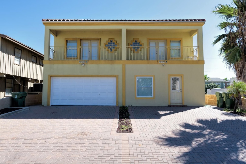 Quiet Townhome Close to Beach With Private Pool! view 4