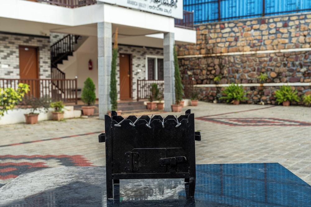 Treebo Arabica Valley-Coffee Plantation Retreat