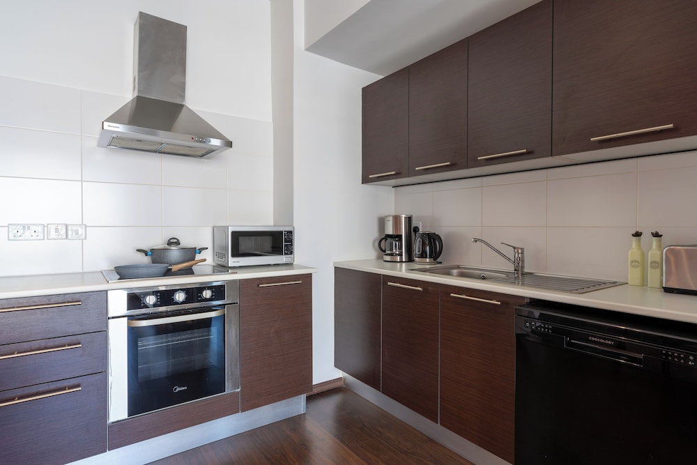 Harbor Apartments in Larnaca