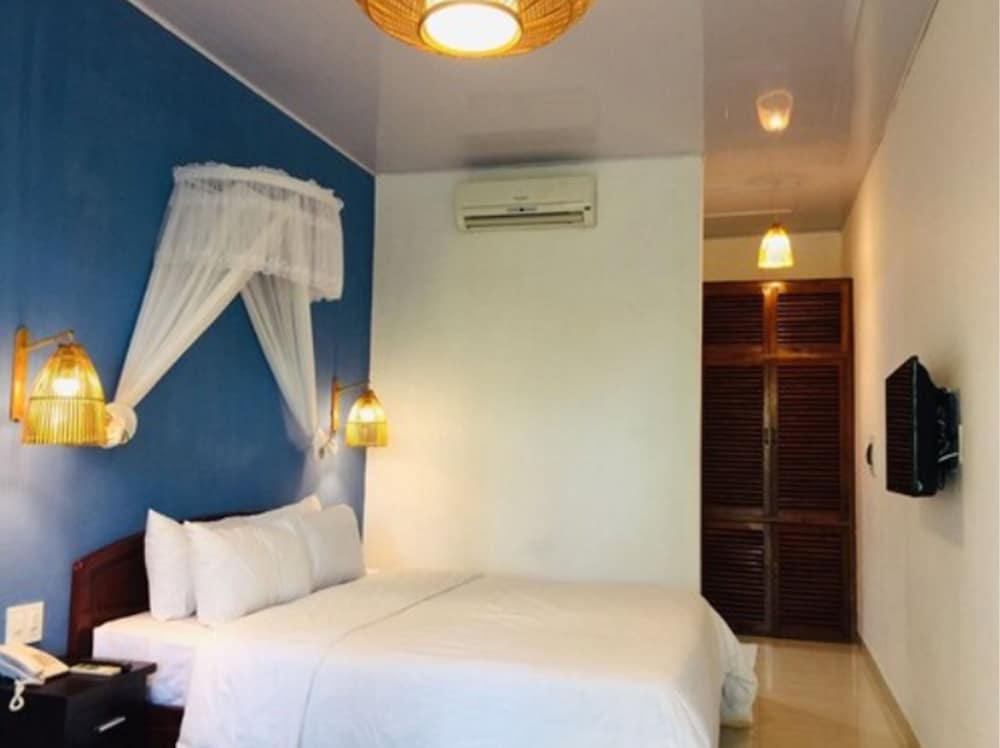 Lăng Cô Beach Resort