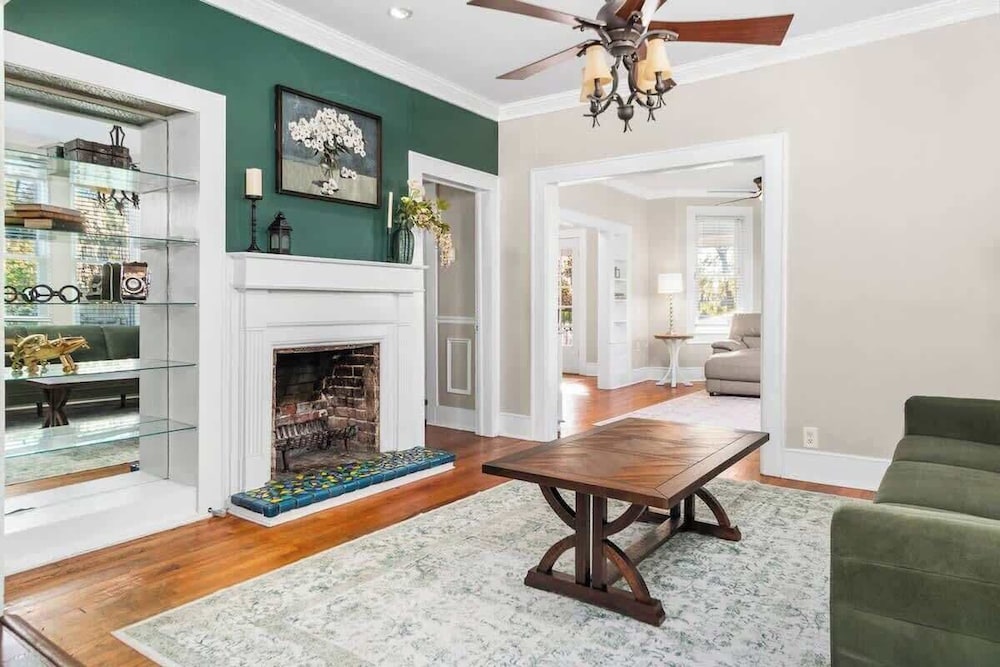 4 Bedroom Historic House, Pool, Downtown Dade City