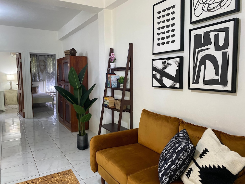 Coconut Row Boutique Hotel