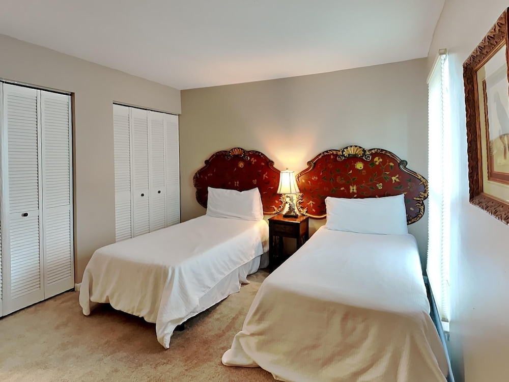 Emerald Isle Fort Walton Beach by Southern Vacation Rentals
