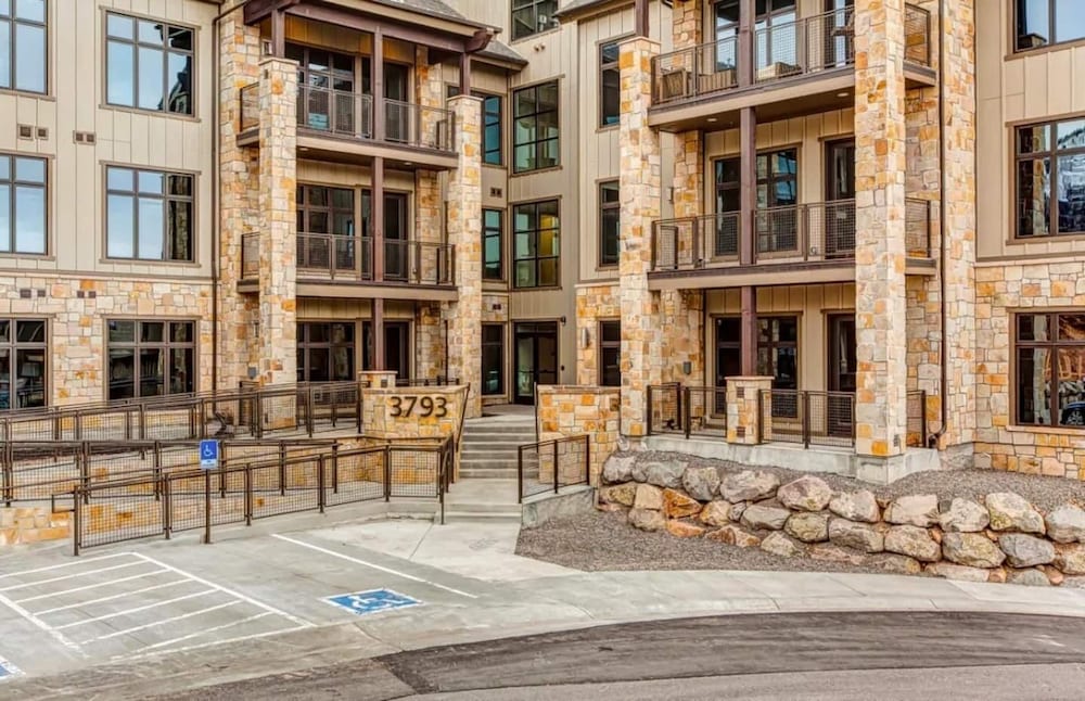 Park City Ski Resort Gems - Stunning Vacation Lodging