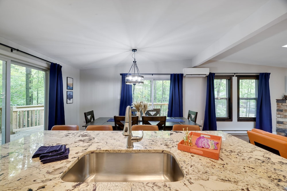 Moshannon Tree-lined Pocono Retreat w Hot Tub Firepit Pool Table