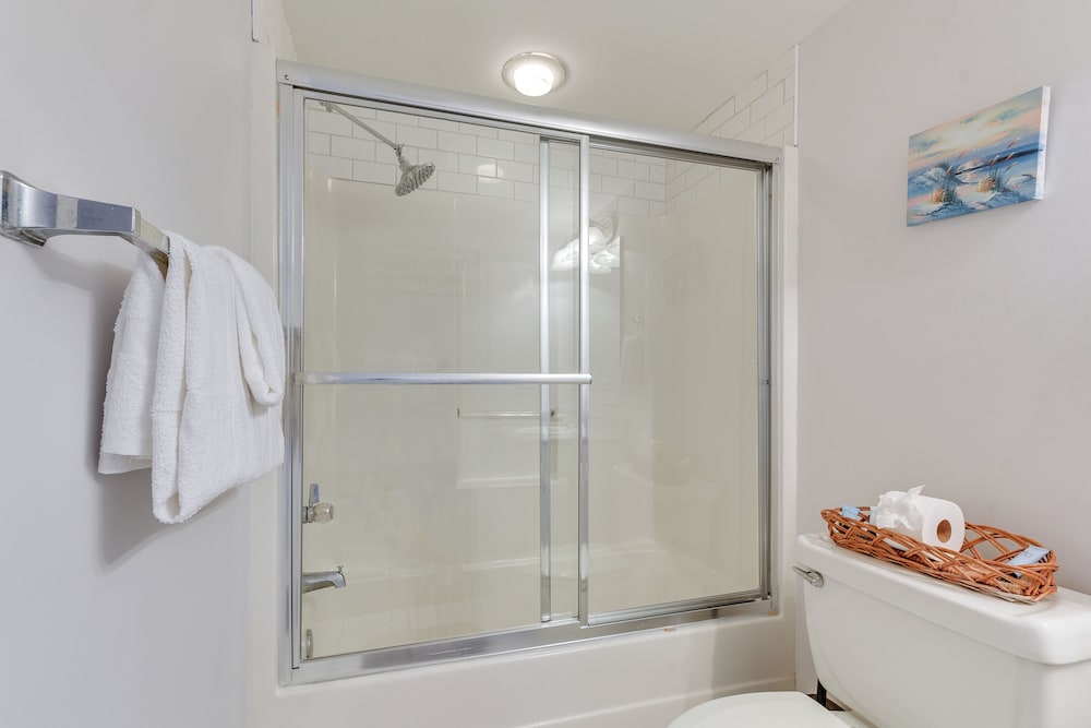 Pool & Hot Tub Access at Oceanfront Resort Condo!