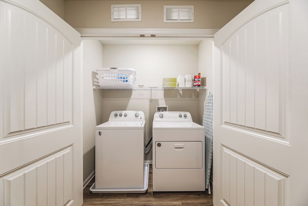 5 Mi to Bethany Beach: Townhome w/ Pool!