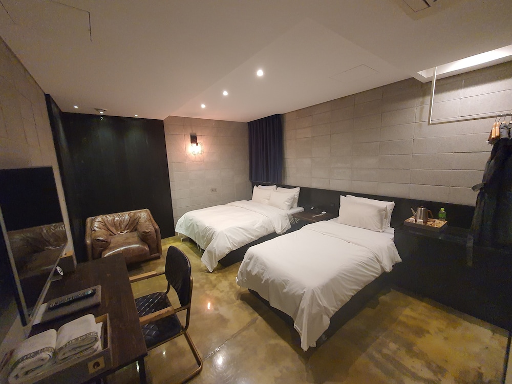 Hotel The Designers Kondae 51