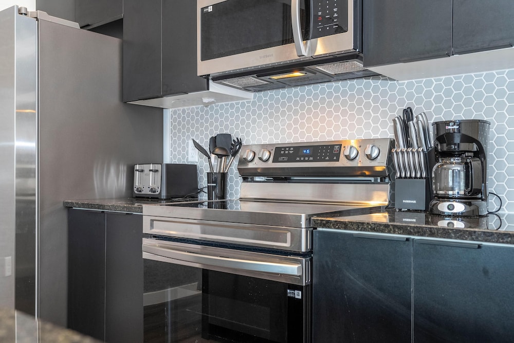 3258 SW - 3 Bedrooms The Hub Paradise