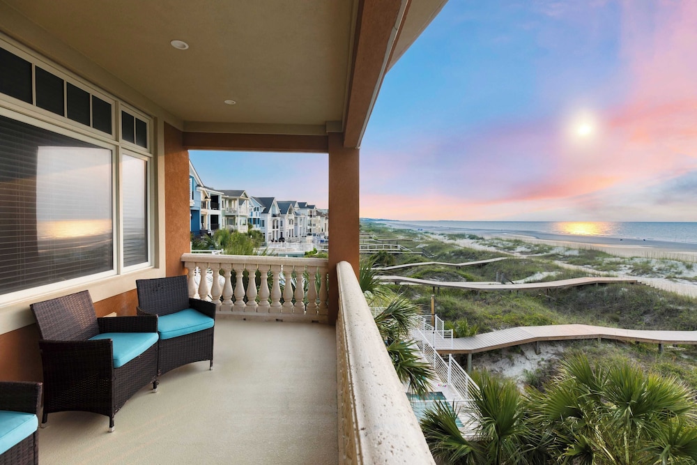 11 Singleton Beach by Avantstay Oceanfront Retreat w/ Private Pool + Boardwalk Near Hilton Head Hotspots