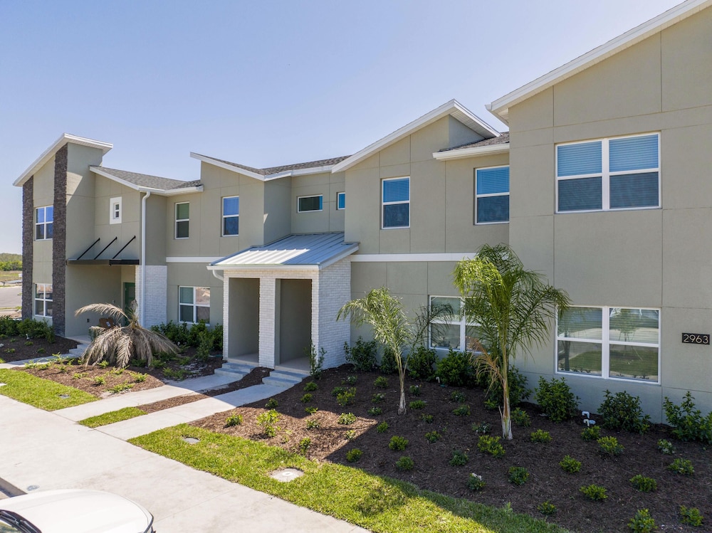 Brand New at Storey Lake Resort, Private Pool, Near Famous Attractions!!