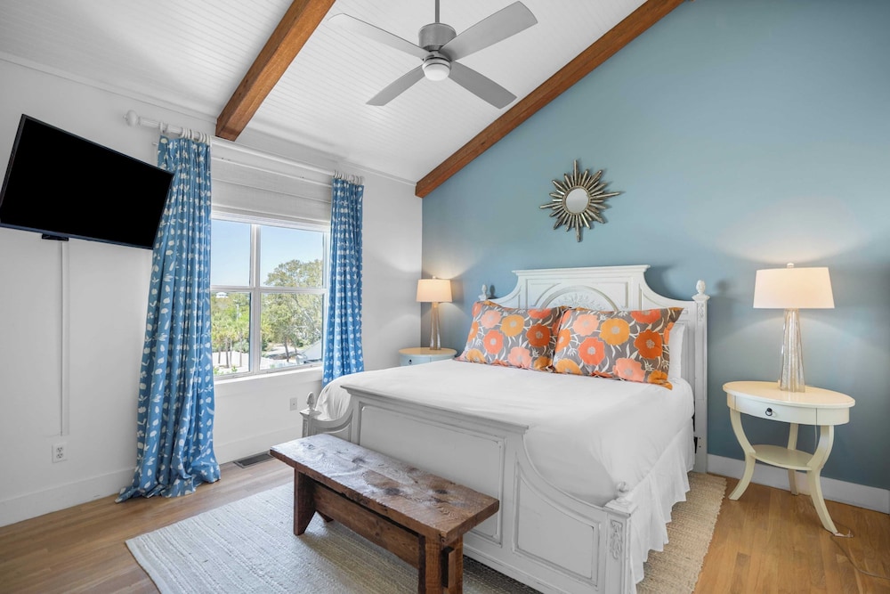 30A Beach House w/ Private Pool, Fire Pit, BBQ & Golf Cart to Rosemary Beach