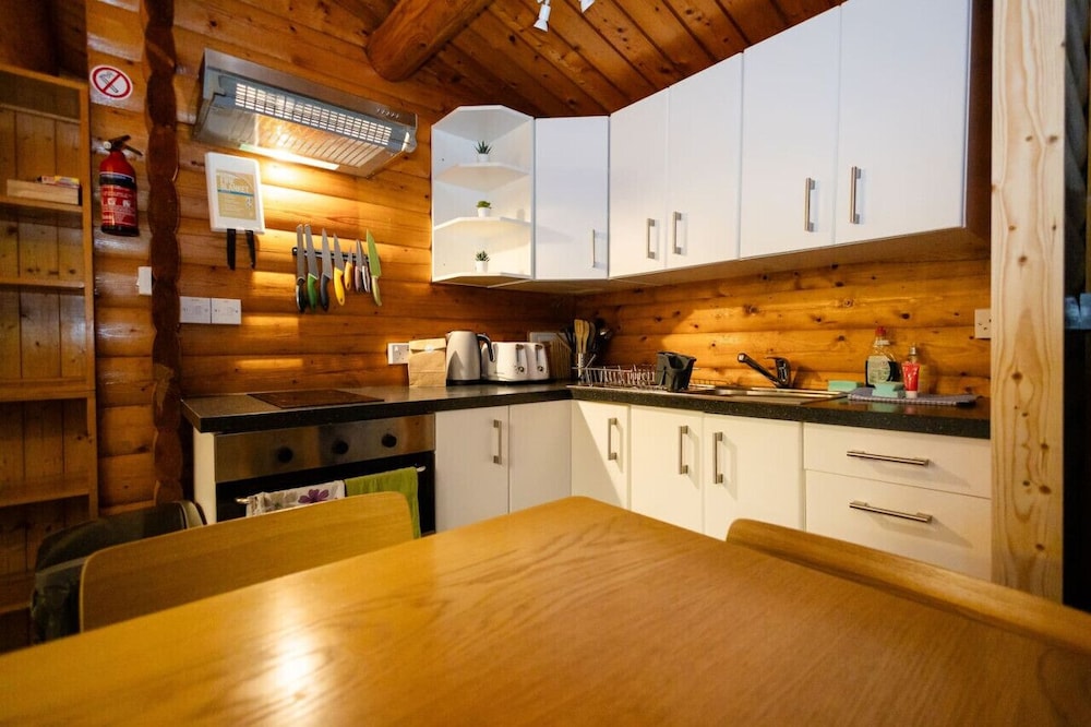 Rural 3 Bed Log Cabin Getaway view 2