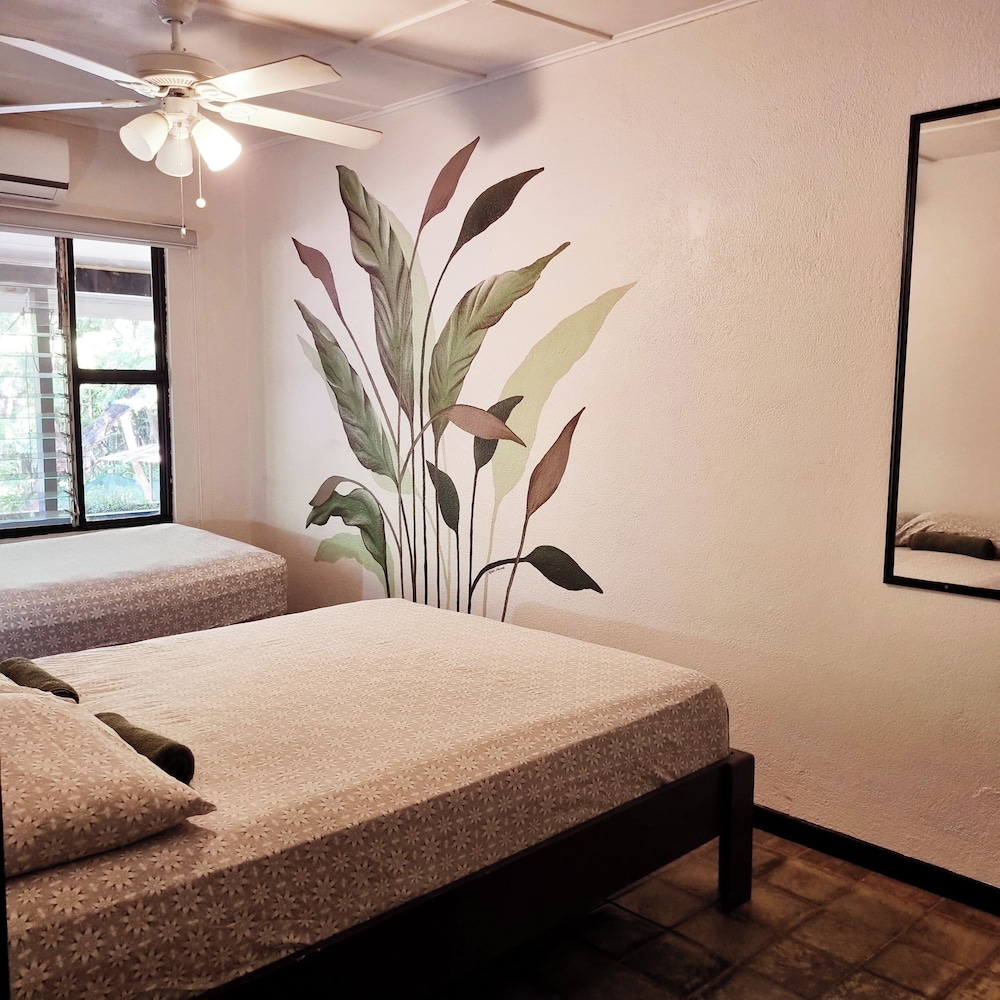 Casa Pura Vida Surf Hostel