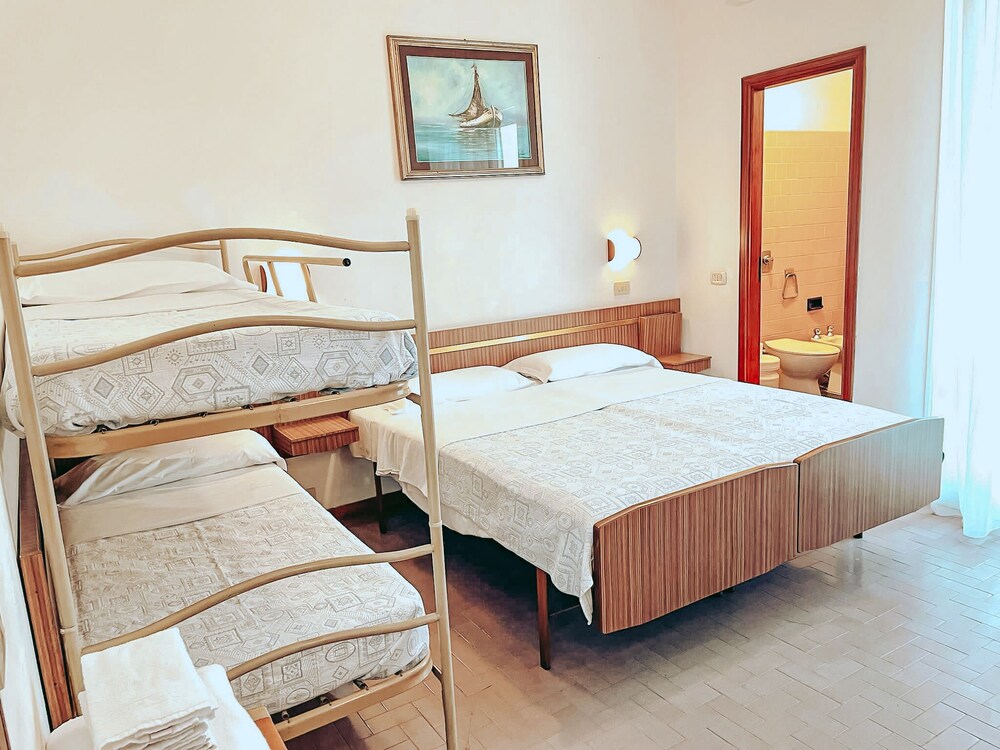 Hotel Sara - 4 Guests Room - n 1