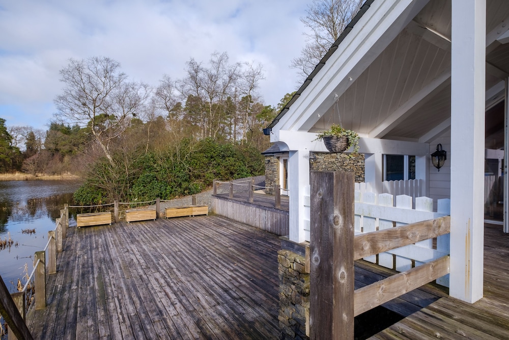 Lilymere Boat House