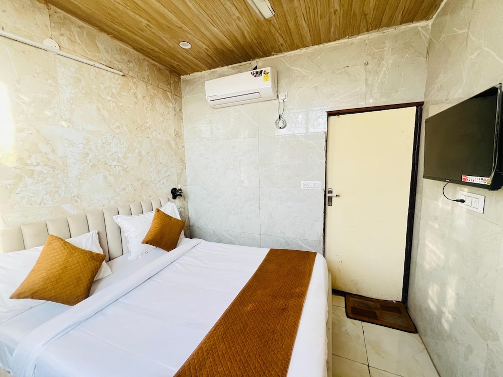 Roomshala Hotel Golden Residency