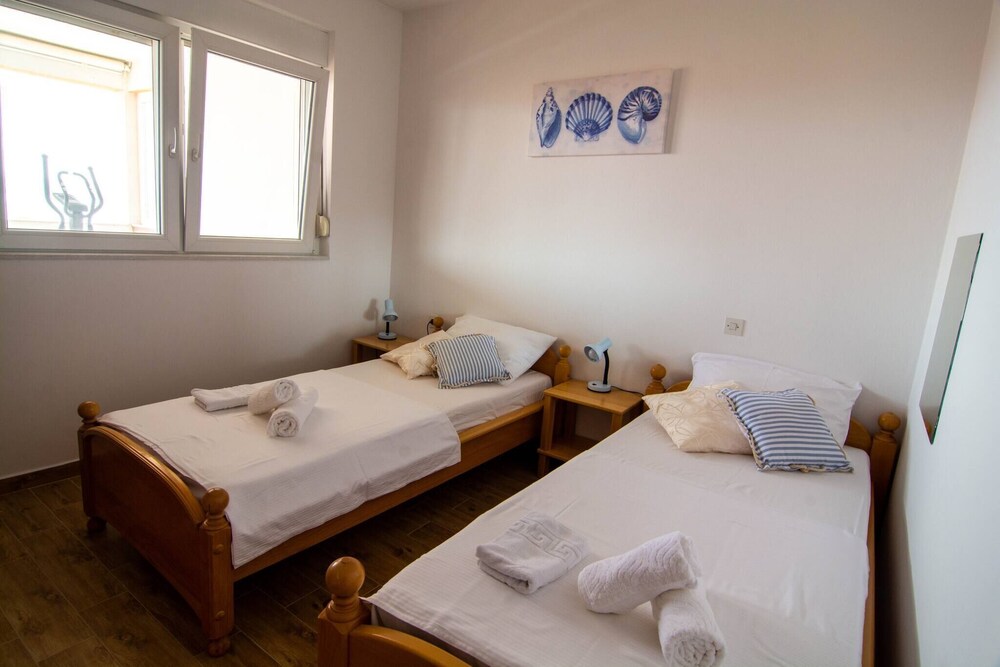 All New Sea View Apartment Moderna view 5