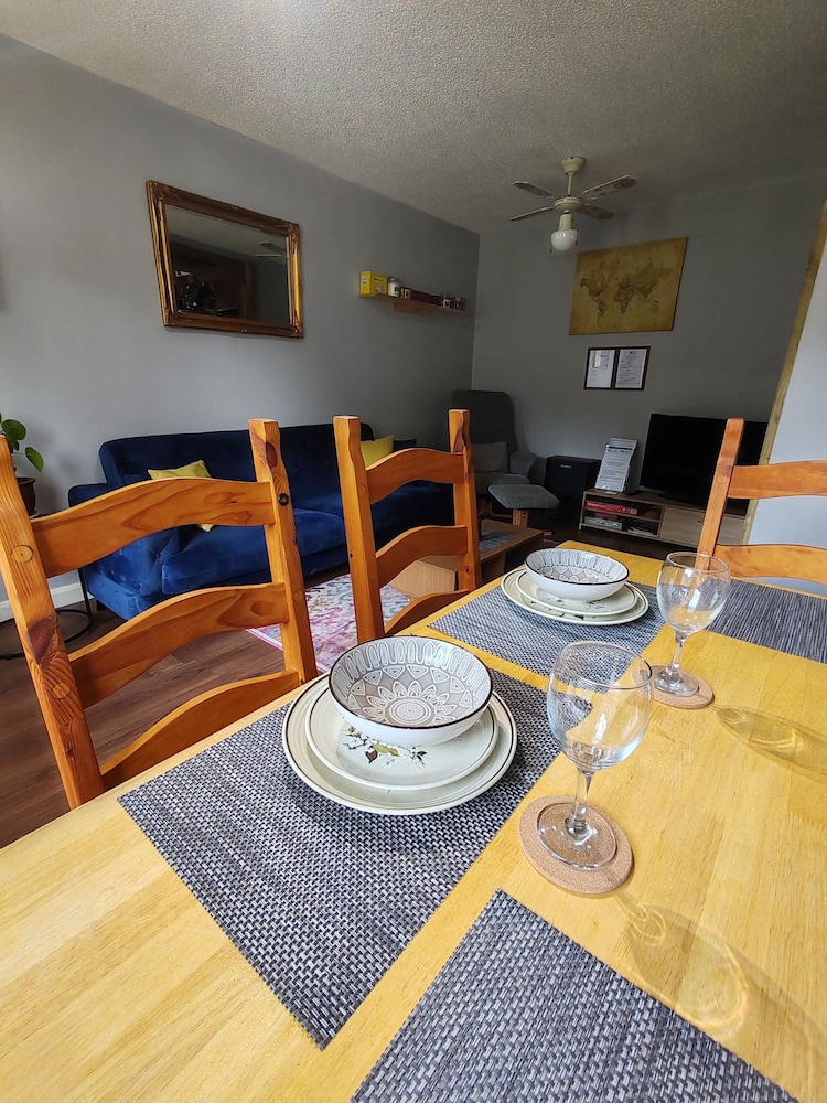 One Bedroom House, Sleeps 4, Bbq, Garden,