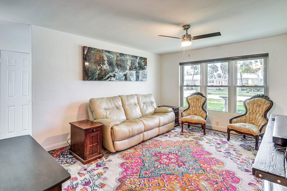 Walk to Ocean: Cozy Home w/ Yard in Ormond Beach!