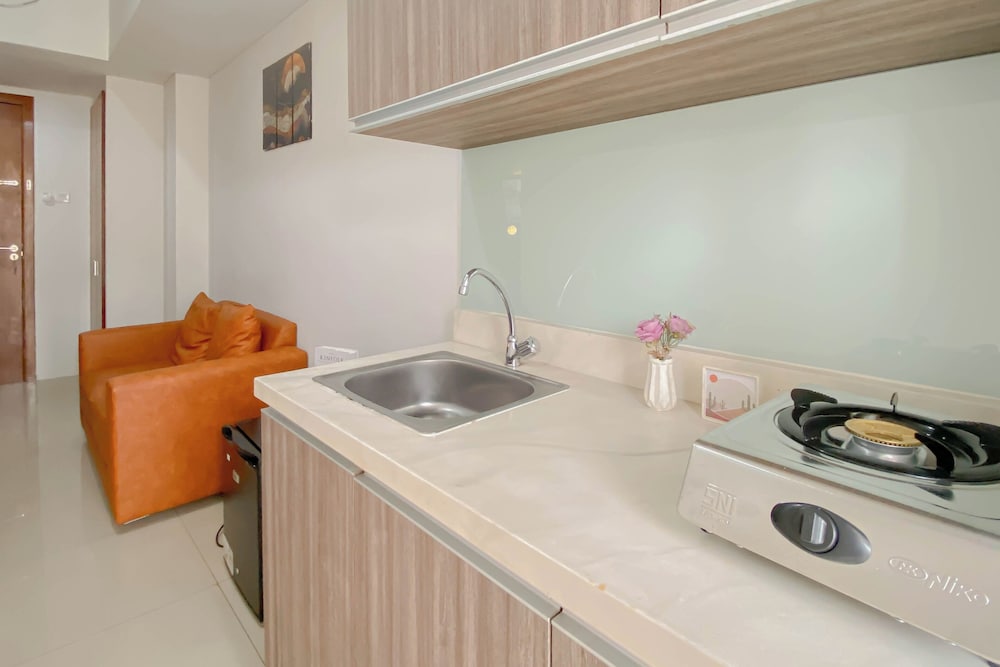 Warm And Comfortable 1Br Apartment At Vittoria Residence