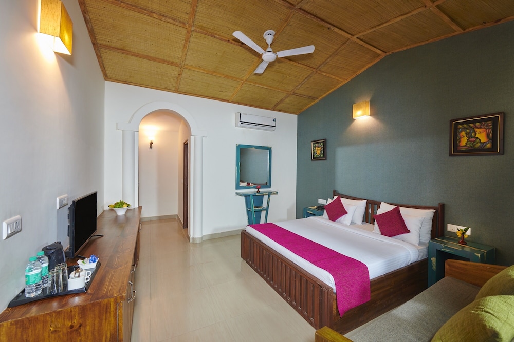 Aacorn Hideaway Resort & Spa