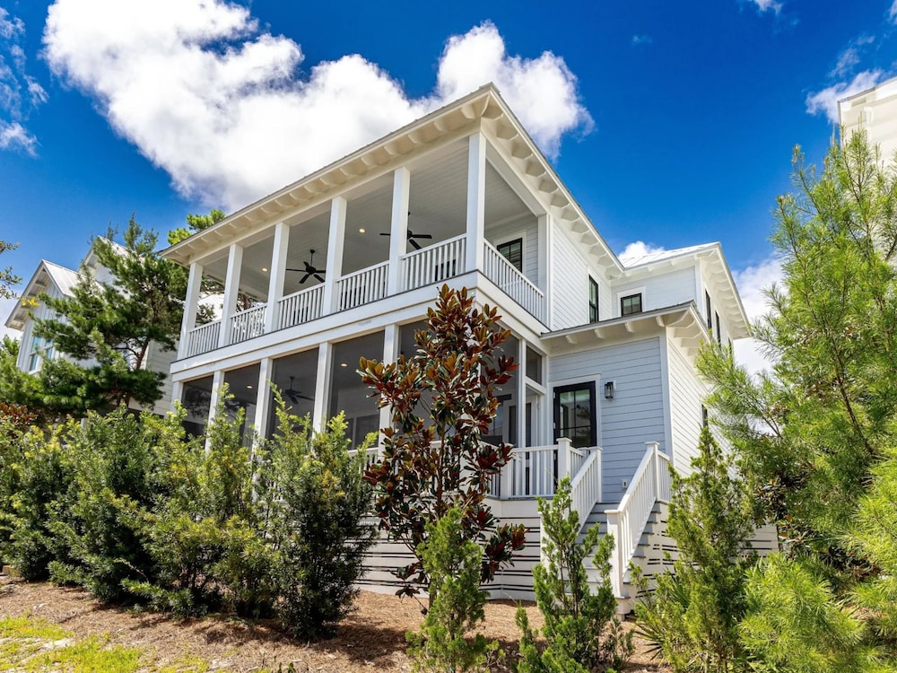 Honeybee by Southern Vacation Rentals