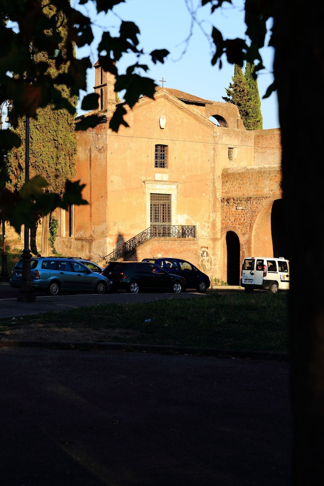 Mirko Luxury Inn